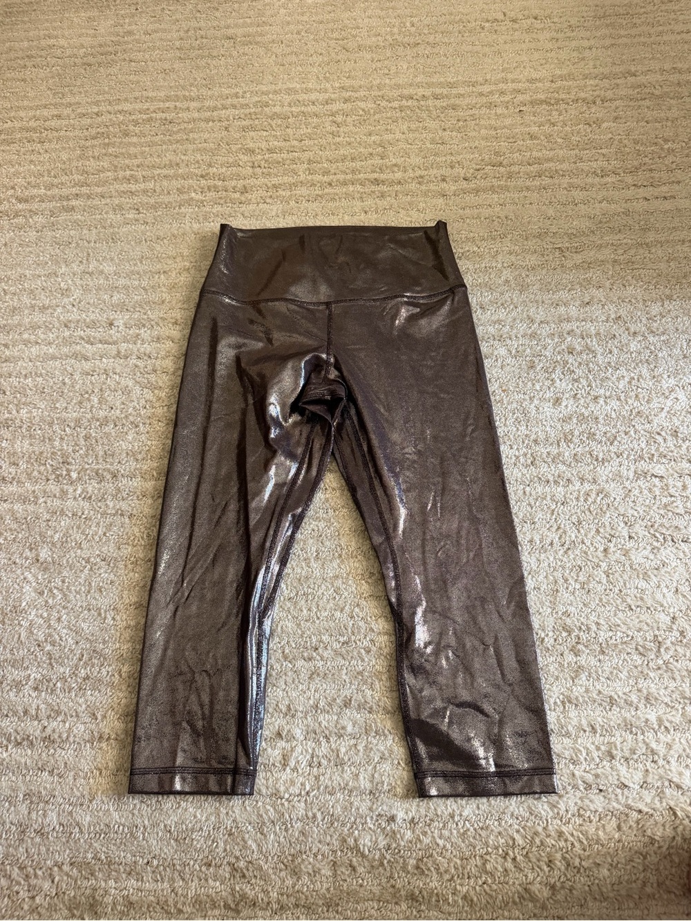 Lululemon womenโs radiate foil print French press brown Align high rise crop 21โ